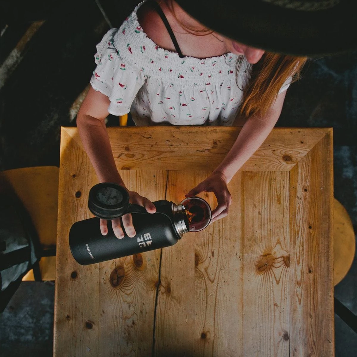 Earthwell Kewler Opener Vacuum Bottle 946ml Volcanic Black 4 Earthwell Kewler Opener Vacuum Bottle 946ml Volcanic Black - Image 2