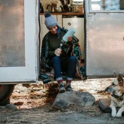 Earthwell Kewler Opener Vacuum Bottle 946ml Volcanic Black 7 Earthwell Kewler Opener Vacuum Bottle 946ml Volcanic Black -Military 1st Shop earthwell kewler opener lifestyle 002 2