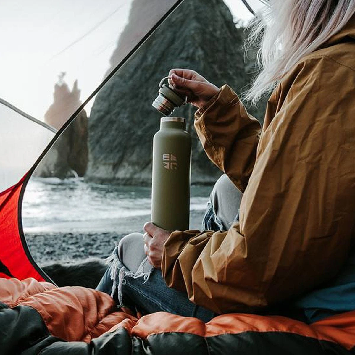 Earthwell Woodie Vacuum Bottle 650ml Walnut / Sequoia Pine 5 Earthwell Woodie Vacuum Bottle 650ml Walnut / Sequoia Pine - Image 3